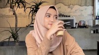 Di Instagram, sosok Wirda cukup populer dengan 2,5 juta followers. Beberapa kali Wirda juga terlihat memamerkan momen kulinerannya.