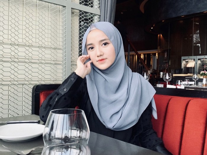 Keseruan Wirda Mansur Saat Belanja Buah dan Jajan Es Kopi