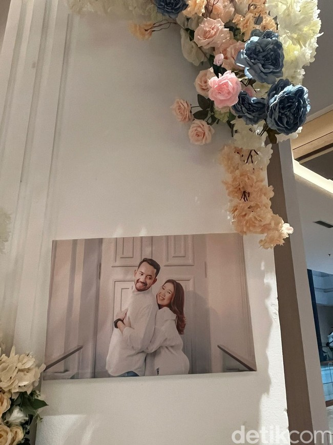 Dari foto dan video yang dibagikan, wanita 29 tahun itu dan kekasihnya terlihat bahagia menyambut fase baru dalam kehidupan mereka. Kiky Saputri sendiri diketahui pernah dua kali gagal menikah dengan mantan-mantan kekasih.Foto: Iqbal/detikHOT