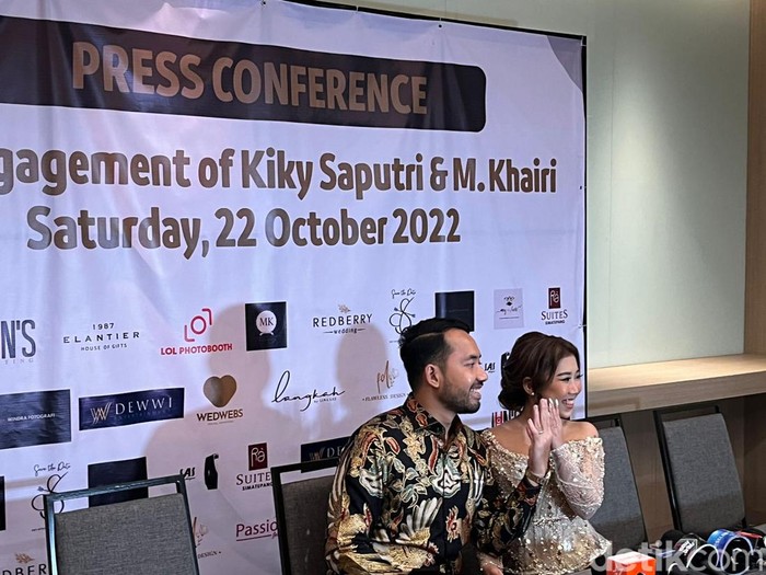 Kiky Saputri Kiky Saputri resmi lamaran