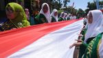 Bendera Merah Putih 1.000 Meter Terbentang di Hari Santri Nasional