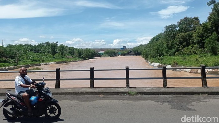 Kondisi perairan di dekat pintu spillway WGM pada Sabtu (22/10/2022) pukul 10.00 WIB.
