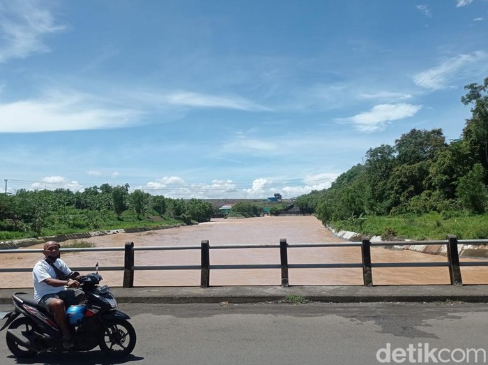 Kondisi perairan di dekat pintu spillway WGM pada Sabtu (22/10/2022) pukul 10.00 WIB.