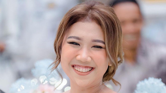 Lamaran Kiky Saputri