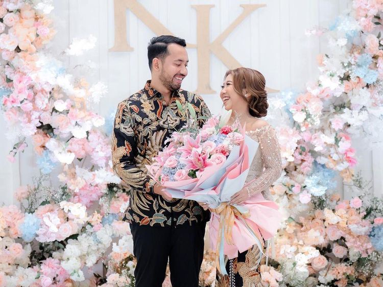 Potret Sumringah Kiky Saputri Dilamar Kekasih Setelah 2 Kali Gagal Nikah