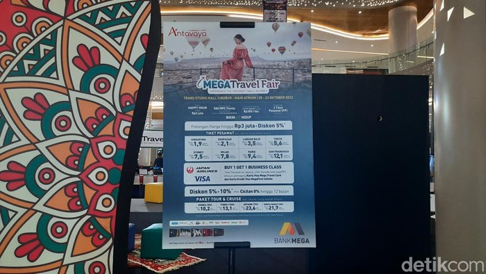 Ragam diskon di Mega Travel Fair Trans Studio Mall Cibubur.