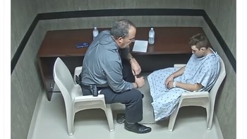 Mo Salah musim ini seakan sakit setelah ditinggal Sadio Mane. Foto: Twitter