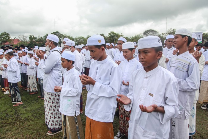 Peringatan Hari Santri Nasional yang digelar setiap tanggal 22 Oktober. Berikut, foto-foto suasana peringatan yang dilakukan di berbagai wilayah di Indonesia.