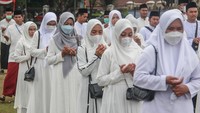 Kegiatan yang diikuti ribuan santri dan pelajar di Kalteng ini mengusung tema Berdaya Menjaga Martabat Kemanusiaan untuk menumbuhkan sikap moderat dan toleransi kalangan santri, umat Islam, dan seluruh bangsa. ANTARA FOTO/Makna Zaezar.