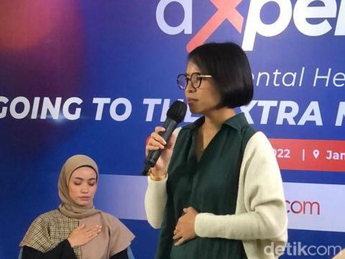 Nabila Gasani sebagai Hypnoteraphist & Human Designer Reader menjelaskan proses hipnoterapi. Nabila Gasani sebagai Hypnoteraphist & Human Designer Reader menjelaskan proses hipnoterapi.