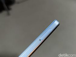 Menggenggam Oppo A17, HP Rp 2 Juta Tampilan Menggoda