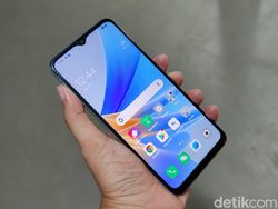 Menggenggam Oppo A17, HP Rp 2 Juta Tampilan Menggoda