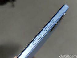Menggenggam Oppo A17, HP Rp 2 Juta Tampilan Menggoda