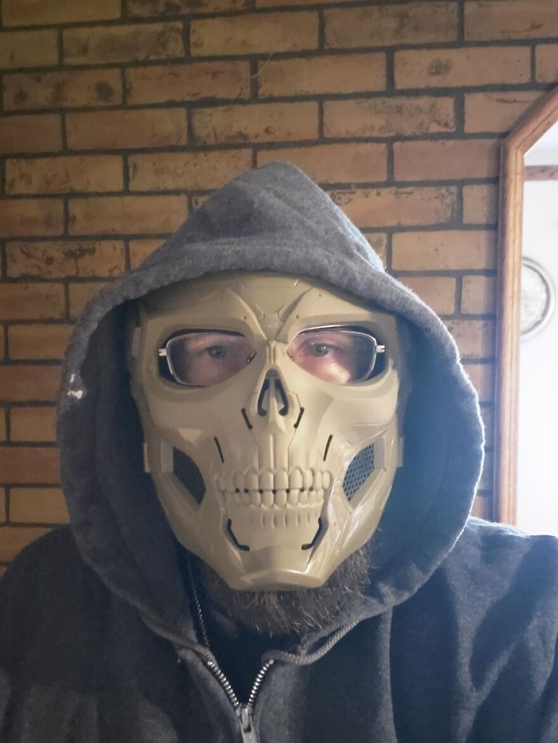 Halloween jatuh pada 31 Oktober setiap tahunnya. Berikut ini adalah kostum Halloween kece yang dibagikan netizen. Bisa jadi ide nih buat pesta kostum.