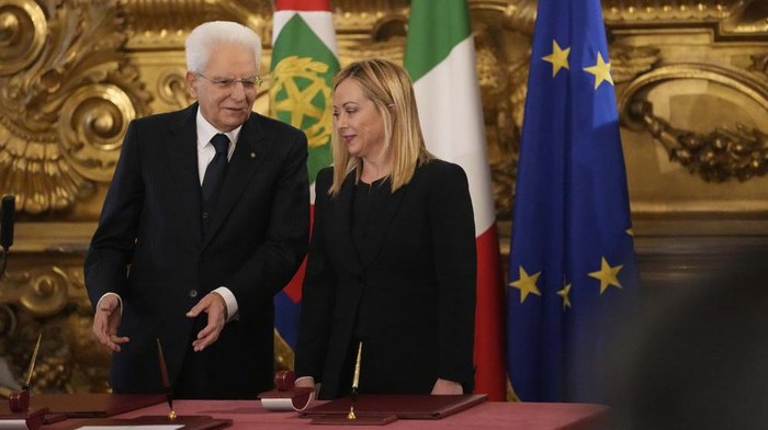 Giorgia Meloni Resmi Dilantik Jadi PM Wanita Italia Pertama