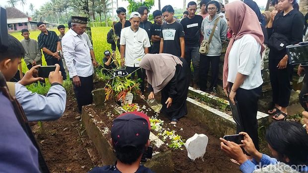 Reyvano adalah korban tewas Kanjuruhan ke-134. Sebelum meninggal dunia, Reyvano sempat dirawat selama 18 hari di RSSA Malang.
