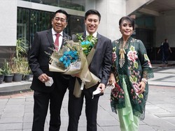 Rupanya, Sangun Ragahdo adalah anak seorang artis lawas era 80an yakni Yayuk Suseno dan Henry Yosodiningrat. Foto: Instagram Sangun Ragahdo