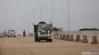Jalan lingkar luar yang dibangun untuk mengatasi kelebihan beban JORR I, membentang dari Cengkareng-Kunciran-Serpong-Cinere-Jagorawi-Cimanggis-Cibitung-Cilincing sepanjang 110 kilometer (km).