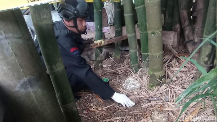 Tim jihandak mengevakuasi temuan granat aktif di Toraja Utara