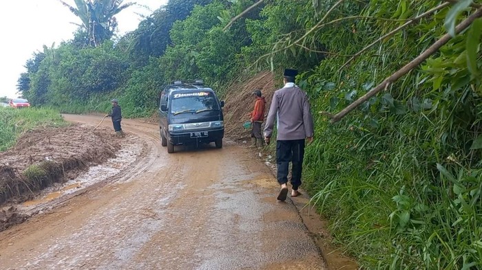 Akses jalan Banjarwangi, Garut