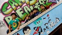 UNICEF pada 2022 mengatakan, hampir 500 ribu anak-anak di Gaza membutuhkan perawatan psikologis. Anak-anak membentuk sekitar setengah dari 2,3 juta penduduk Palestina di Gaza. Breakdancing umumnya diyakini telah muncul di kalangan penari kulit hitam dan Latin di New York pada 1970-an. Gerakan tarian itu menjadi fenomena dunia dengan munculnya budaya hip-hop. Gaya tarian akrobatik ini dimasukkan untuk pertama kalinya sebagai olahraga di Olimpiade 2024 di Paris.
