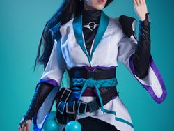 Keren Banget! Potret Cosplayer Larissa Rochefort Jadi Karakter Game