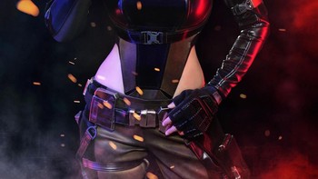 Kali ini Larissa menjelma Motoko Kusanagi dari game Call of Duty: Mobile pada Agustus 2022. Foto: (Larissa Rochefort).