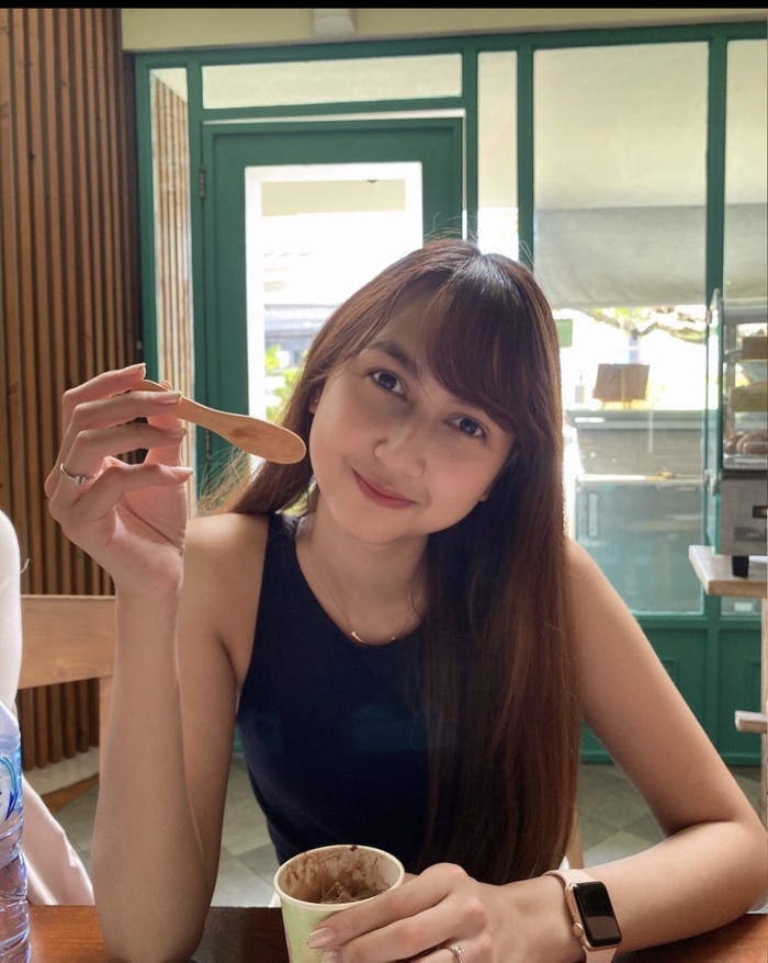 Dinikahi Daisuke, Ini Keseruan Stefi Eks JKT48 Kulineran di Jepang