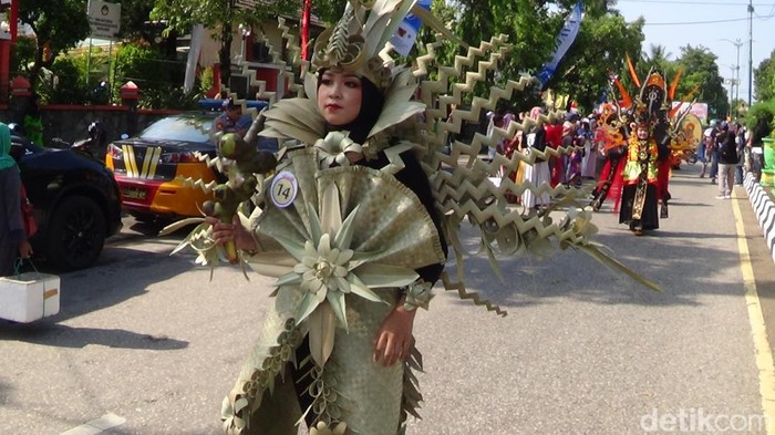 Festival busana etnik di Sumenep
