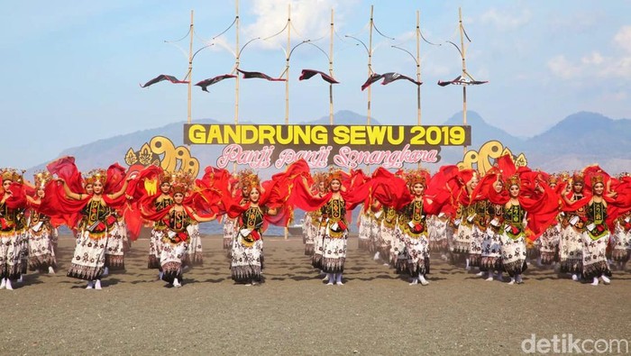Festival Gandrung Sewu di Banyuwangi