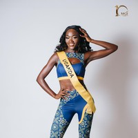 Lebih lanjut Ivan Gunawan menjelaskan detail sportswear yang dikenakan finalis Miss Grand International 2022 saat preliminary competition. Sportswear tersebut hadir dengan detail motif batik Kawung. Foto: Dok. Yayasan Dunia Mega Bintang