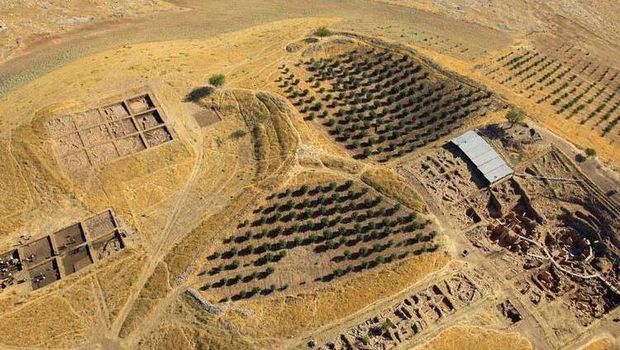 Göbekli Tepe, bangunan tertua di dunia.