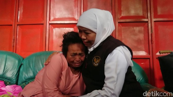 Gubernur Khofifah kunjungi korban longsor di Trenggalek