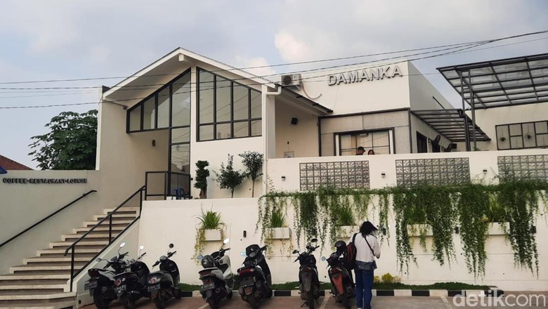 Kafe Damanka di Bekasi Kafe Damanka di Bekasi
