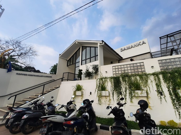 Kafe Damanka di Bekasi