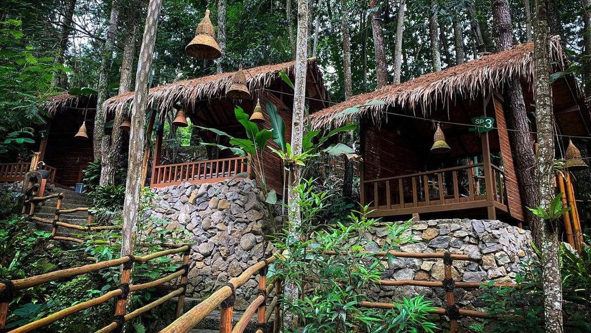 Kampung Daun Bandung: Restoran yang Menyatu dengan Alam