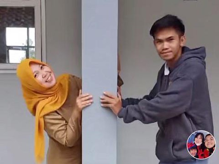 Kisah cinta beda usia viral, dulu guru kini menjadi istri viral di media sosial. Kisah cinta beda usia viral, dulu guru kini menjadi istri viral di media sosial.