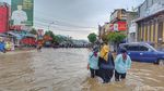 Potret Banjir Dayeuhkolot yang Hambat Lalulintas Warga Bandung