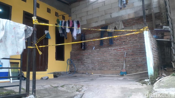 Lokasi penemuan mayat wanita yang diduga dibunuh suaminya di Semarang, Minggu (23/10/2022).