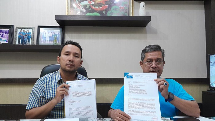 Mantan anggota DPRD Sumatera Utara (Sumut) Robby Anangga ditetapkan sebagai tersangka penipuan dan penggelapan. Penetapan tersangka tersebut dilakukan oleh Polda Sumut. Istimewa