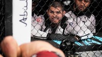 Sementara Makhachev menjadi penantang, dengan berstatus belum kalah di 10 kali pertarungan. Chris Unger/Zuffa LLC/Getty Images
