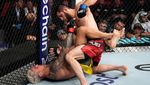Momen Islam Digendong Khabib Rayakan Juara UFC 280