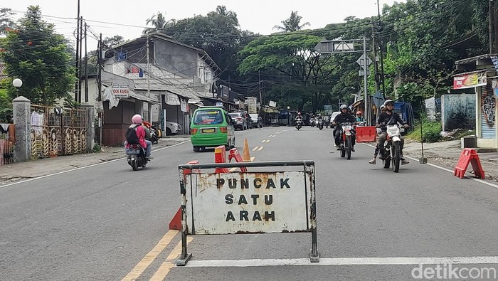 One way jalur puncak menuju Jakarta