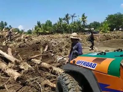 Pembersihan Rumah Warga Bilukpoh Jembrana Pascabanjir Bandang
