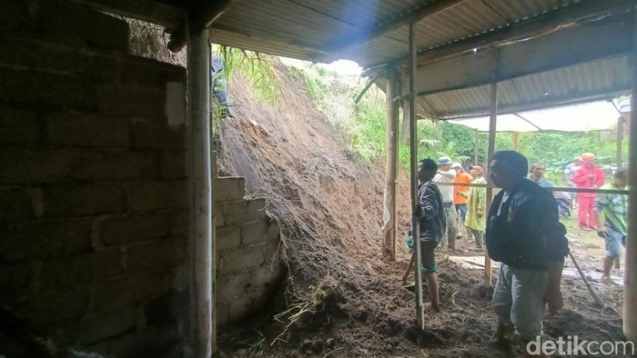 Tanah longsor di Kota Batu