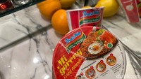  Di Singapura, produk Indomie Mi Goreng Cup ini bisa ditemukan di minimarket dan supermarket. Foto: detikFood