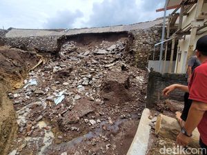 Tembok Jebol Diduga Picu Banjir Lumpur Terjang Rumah Warga Sukabumi
