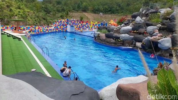 Wisata alam Pasir Gibug di Brebes.