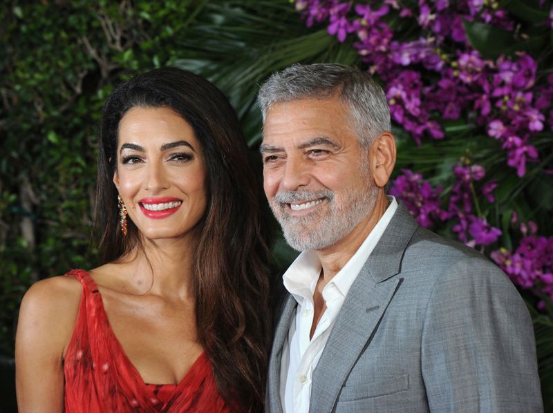 Penampilan Amal Clooney di premier film George Clooney, Ticket To Paradise