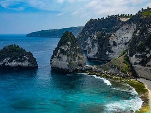 Pesona Atuh Beach, Keindahan Tersembunyi di Nusa Penida